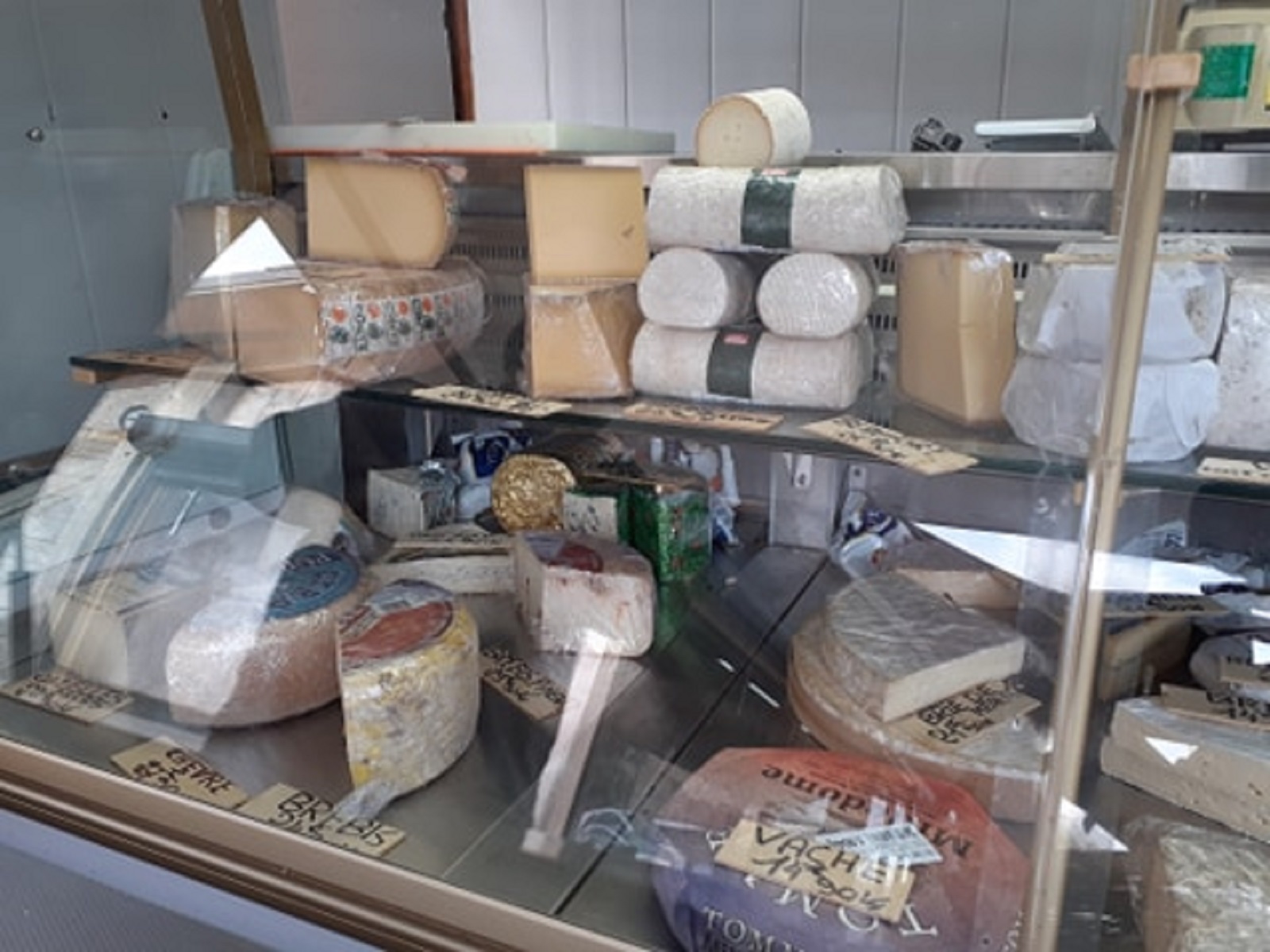 Vitrine - La cabane à fromages