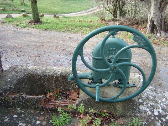 Puits-lavoir de Villeneuve_Régusse